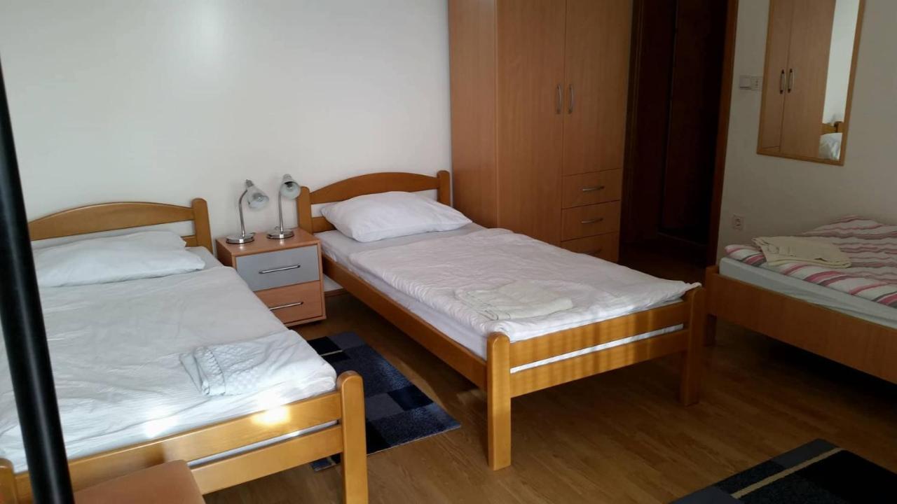 Prenociste Dzinic Hotel Zupanja Luaran gambar