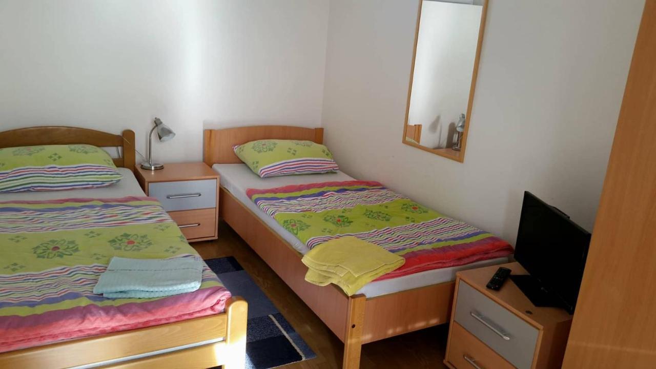 Prenociste Dzinic Hotel Zupanja Luaran gambar