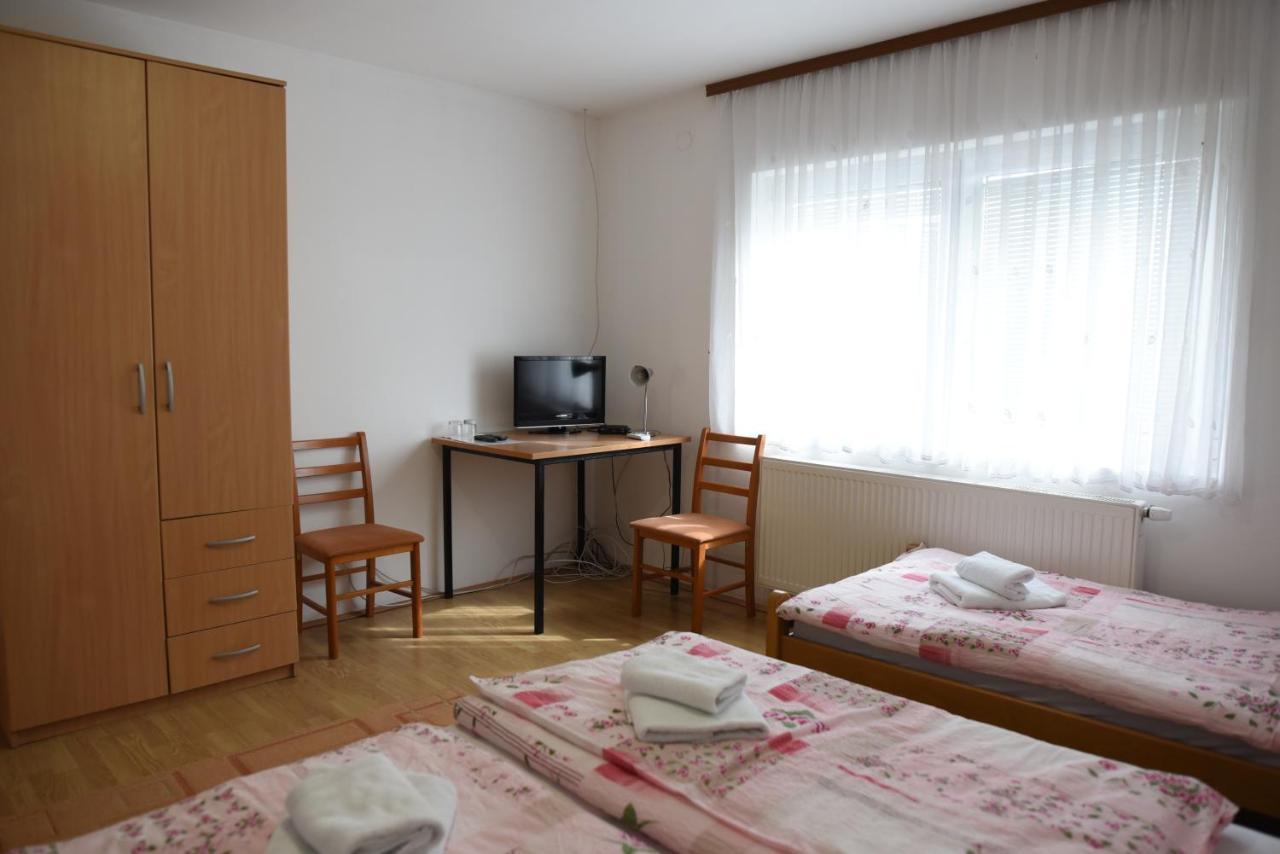 Prenociste Dzinic Hotel Zupanja Luaran gambar