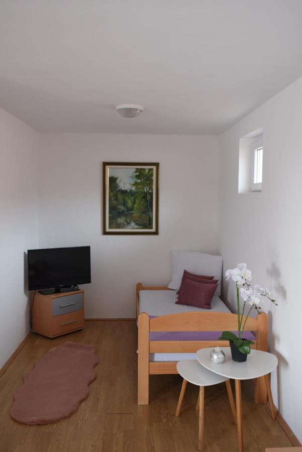 Prenociste Dzinic Hotel Zupanja Luaran gambar