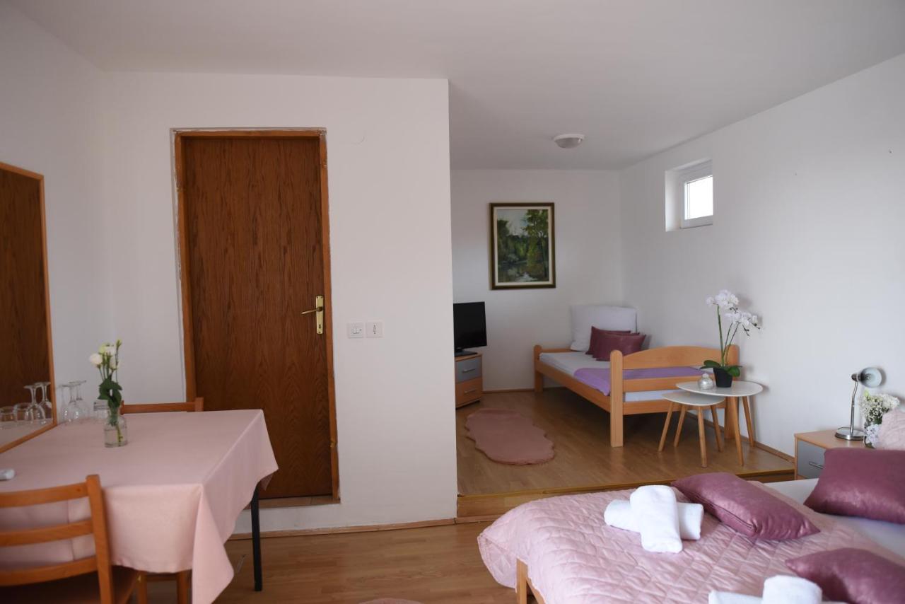 Prenociste Dzinic Hotel Zupanja Luaran gambar