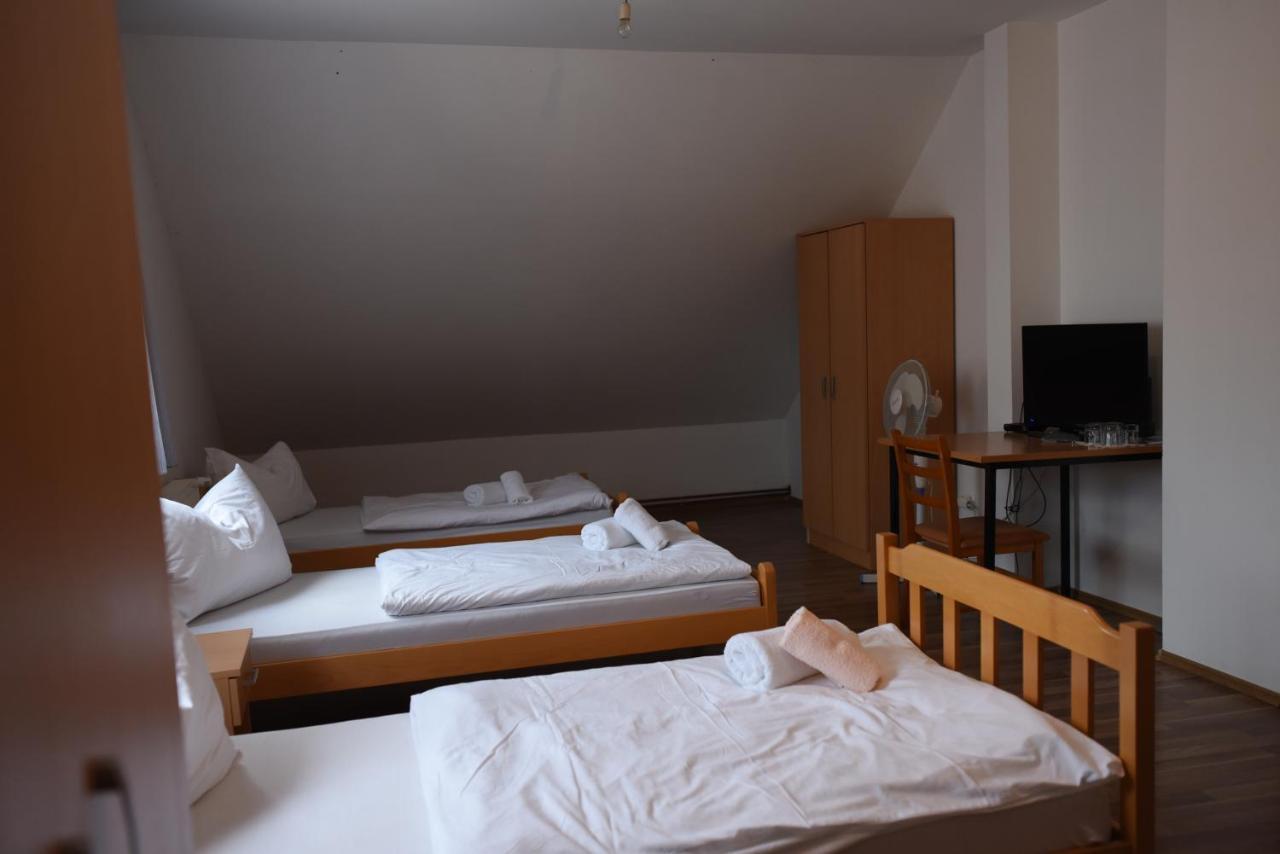 Prenociste Dzinic Hotel Zupanja Luaran gambar