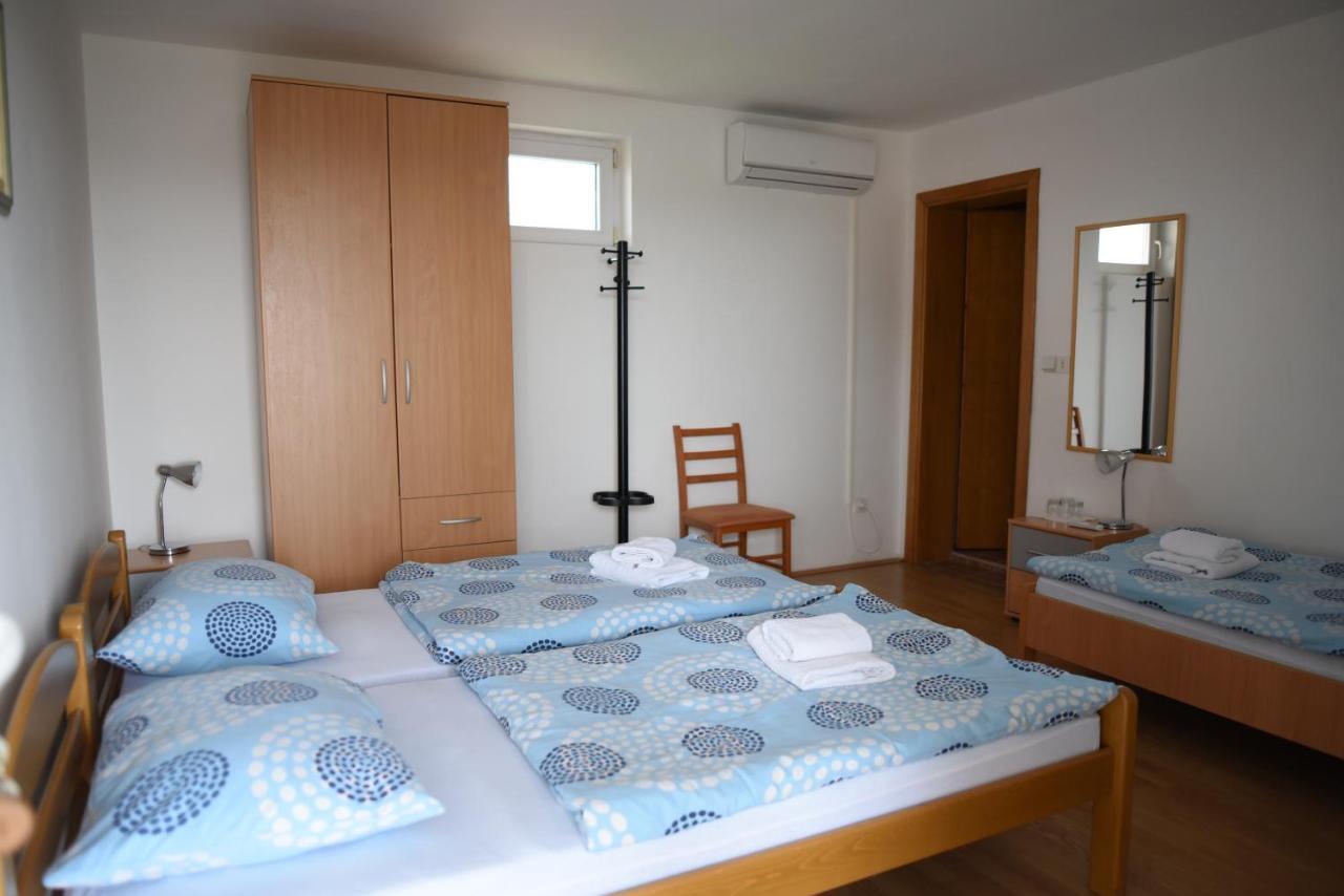 Prenociste Dzinic Hotel Zupanja Luaran gambar
